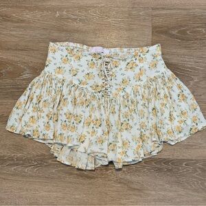 Isabelle’s Cabinet Broken Heart Floral Mini Skort Size L